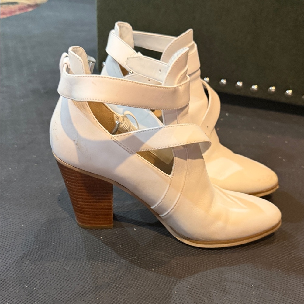 Elegant White Women's Heeled Shoes